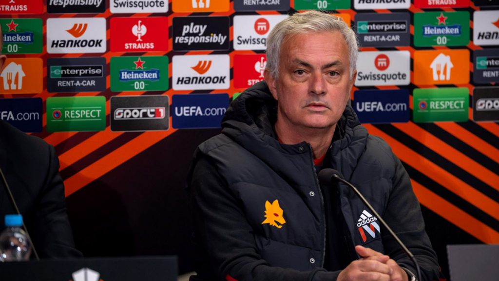 J4-Mou