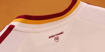 AS Roma et Adidas présentent le maillot away pour la saison 2026-27.