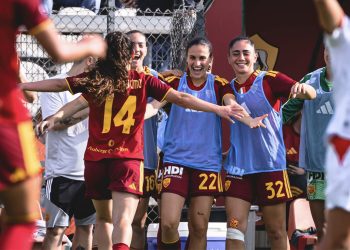AS Roma 4 – 2 Milan : menées à la mi-temps, les louves s’imposent sur des buts de Cimò, Giugliano et Greggi.